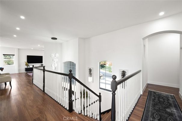 Interior, Pendant Lights, Recessed Lighting, Wood Texture Flooring