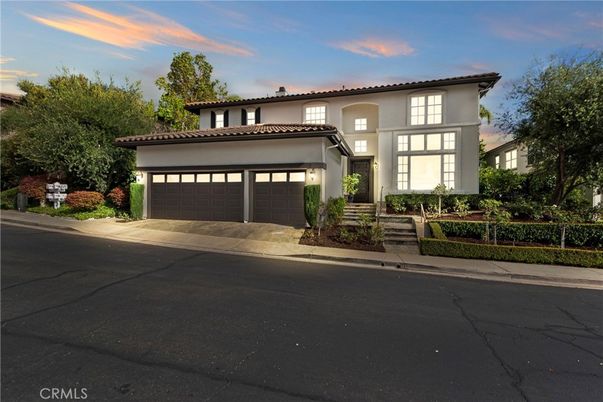 Attached, Exterior, Facade, Mediterranean