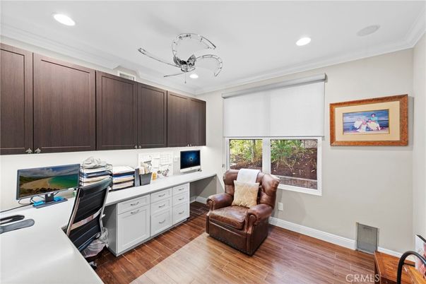 Home Office, Interior, Recessed Lighting, Wood Texture Flooring