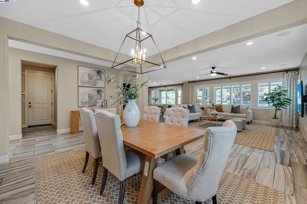 Dining room, Interior, Living room, Pendant Lights, Recessed Lighting