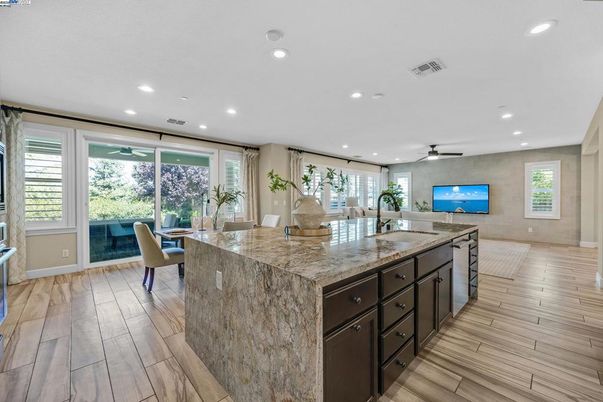Dining room, Interior, Kitchen, Recessed Lighting, Wood Texture Flooring