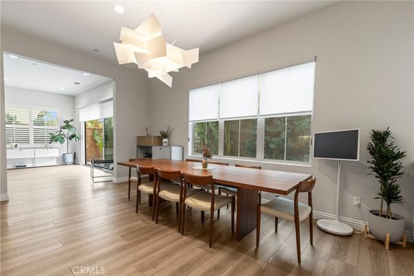 Chandelier, Dining room, Interior, Recessed Lighting, Wood Texture Flooring