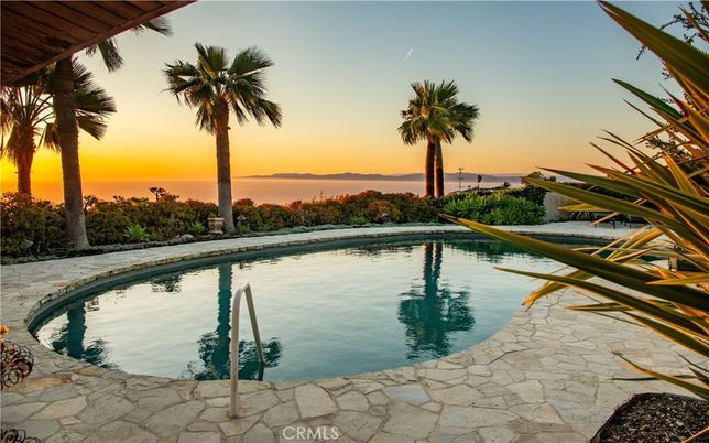 Exterior, Pool, Water