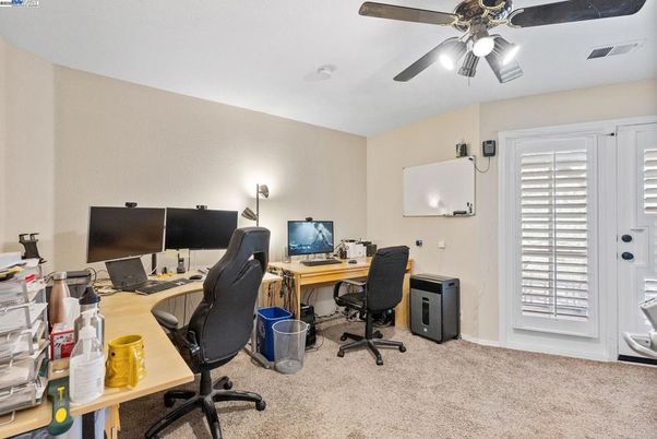 Home Office, Interior