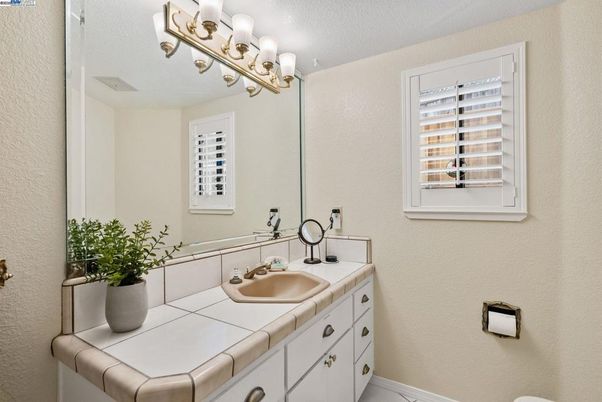 Bathroom, Interior, Tile Countertops