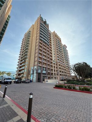Exterior, Facade, Condo Building
