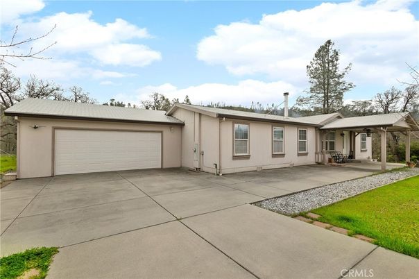 Attached, Exterior, Facade, Ranch