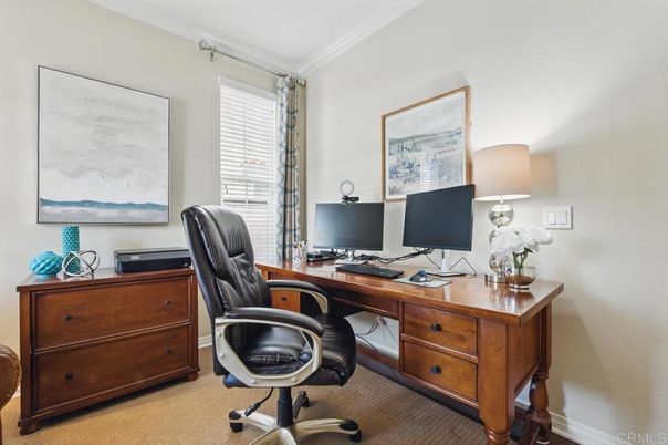 Home Office, Interior