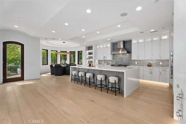 Dining room, Interior, Kitchen, Living room, Pendant Lights, Recessed Lighting, Stainless Steel Appliances, Wood Texture Flooring