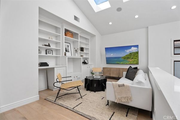 Interior, Living room, Recessed Lighting, Water, Wood Texture Flooring