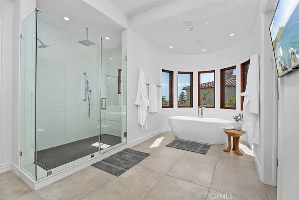 Bathroom, Free Standing Baths, Glass Shower, Interior, Recessed Lighting