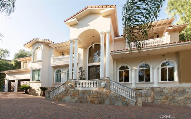 Exterior, Facade, Mediterranean