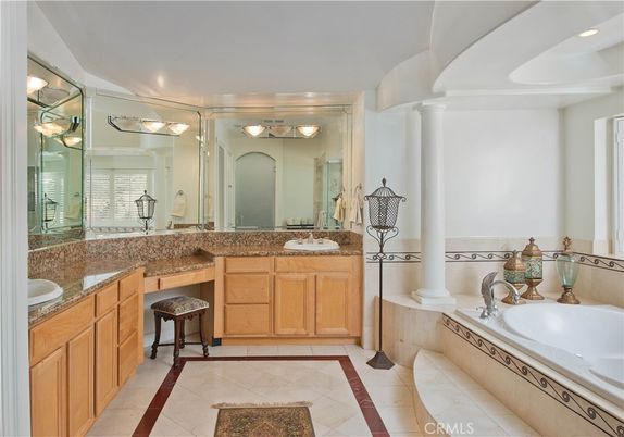 Bathroom, Dual Sink Vanities, Interior, Recessed Lighting