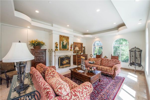 Fireplace, Interior, Living room, Recessed Lighting
