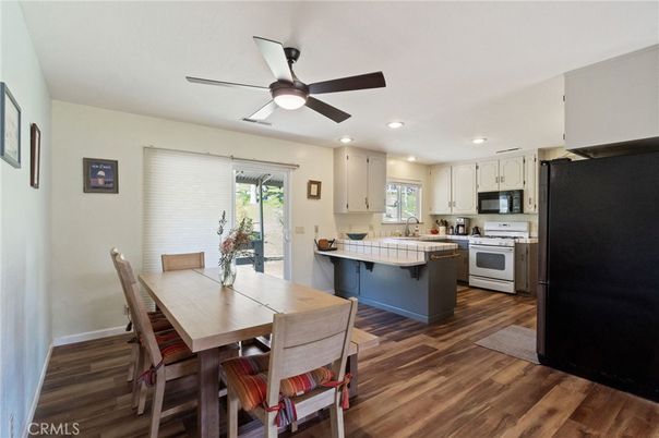 Dining room, Interior, Kitchen, Recessed Lighting, Wood Texture Flooring