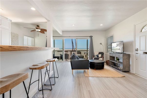 Interior, Living room, Recessed Lighting, Water, Wood Texture Flooring