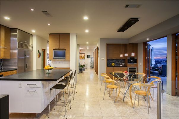 Dining room, Interior, Kitchen, Pendant Lights, Recessed Lighting, Stainless Steel Appliances