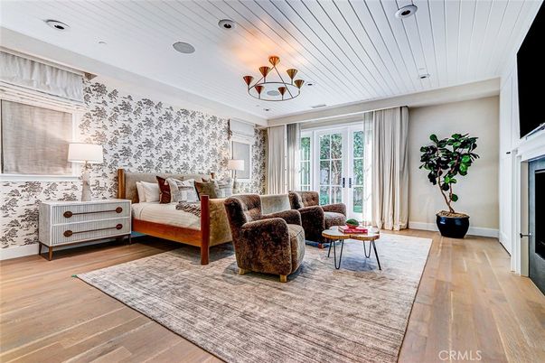 Bedroom, Chandelier, Interior, Living room, Recessed Lighting, Wood Texture Flooring