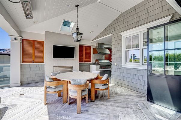 Dining room, Interior, Pendant Lights, Stainless Steel Appliances, Wood Texture Flooring