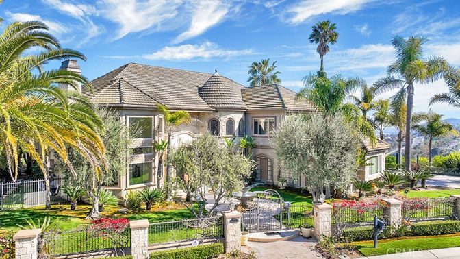 Backyard, Exterior, Facade, French Provincial