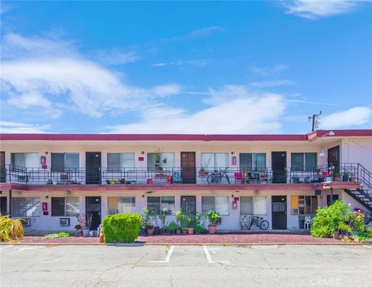 Exterior, Facade, Condo Building