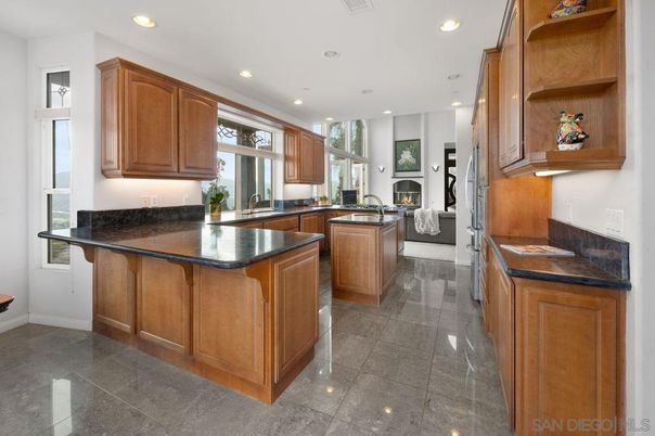 Fireplace, Interior, Kitchen, Recessed Lighting
