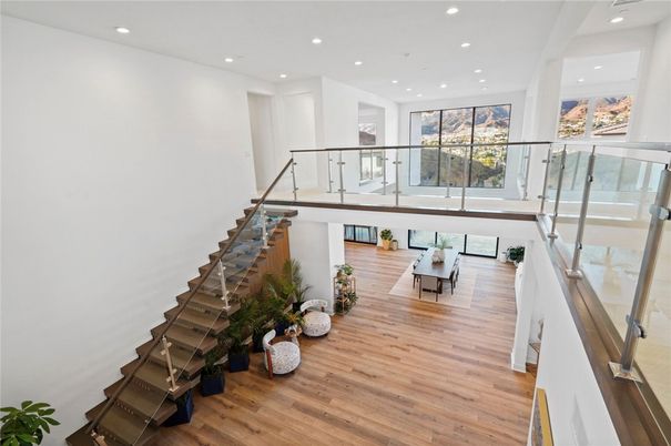 Interior, Recessed Lighting, Wood Texture Flooring