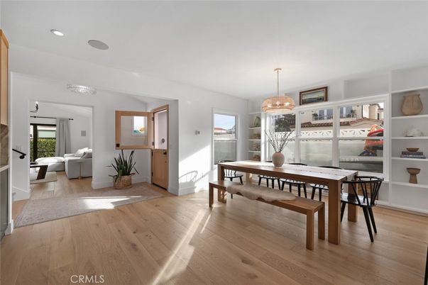 Dining room, Interior, Living room, Pendant Lights, Recessed Lighting, Wood Texture Flooring