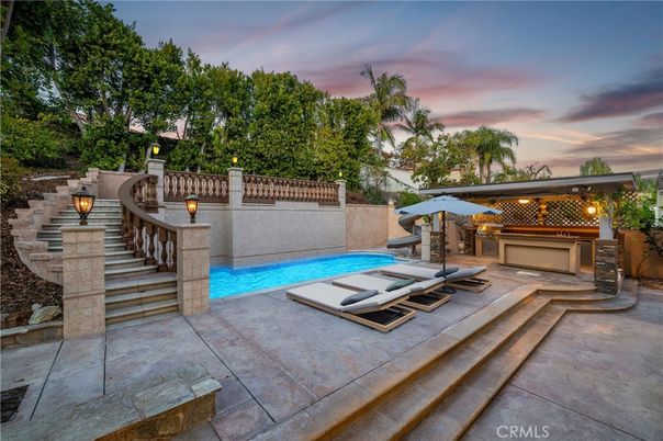Exterior, Pool