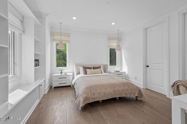 Bedroom, Interior, Pendant Lights, Recessed Lighting, Wood Texture Flooring