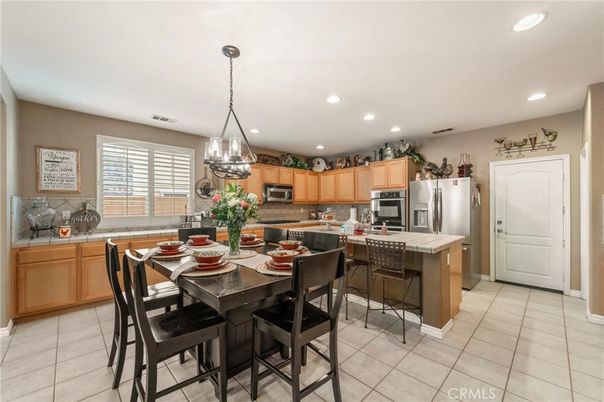 Dining room, Interior, Kitchen, Pendant Lights, Recessed Lighting, Stainless Steel Appliances