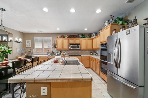 Dining room, Interior, Kitchen, Pendant Lights, Recessed Lighting, Tile Countertops