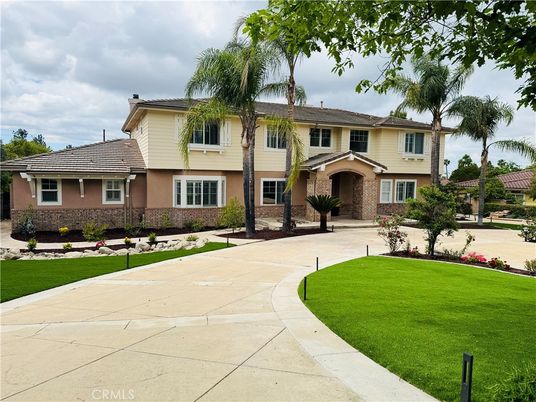 Backyard, Exterior, Facade, Brick Facade, Georgian