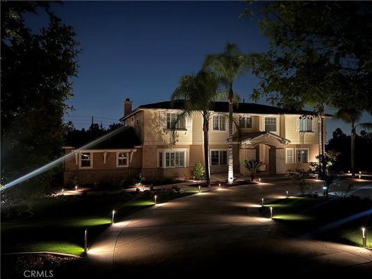 Exterior, Facade, Brick Facade, Rowhouse