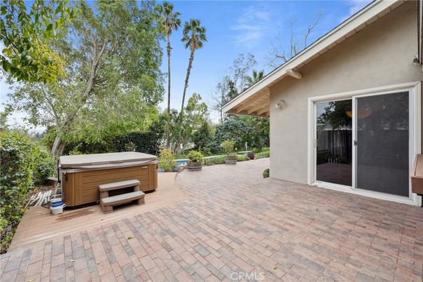Exterior, Hot Tub