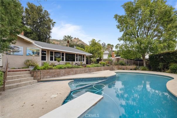Exterior, Pool