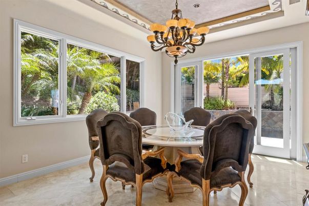 Chandelier, Dining room, Interior