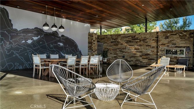 Exterior, Pendant Lights
