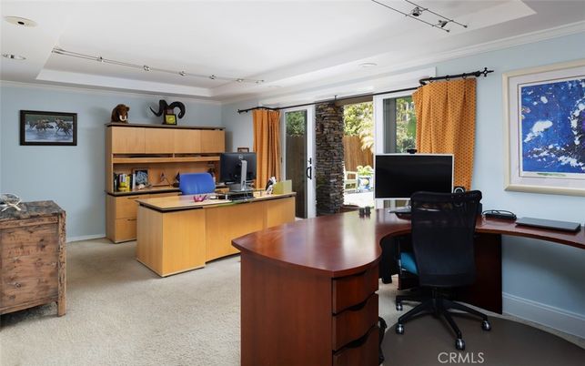 Home Office, Interior