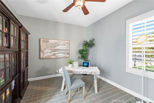 Home Office, Interior