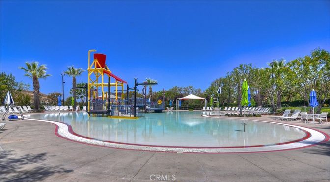 Exterior, Playground, Pool