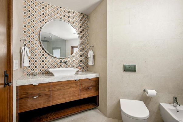 Bathroom, Dual Sink Vanities, Interior