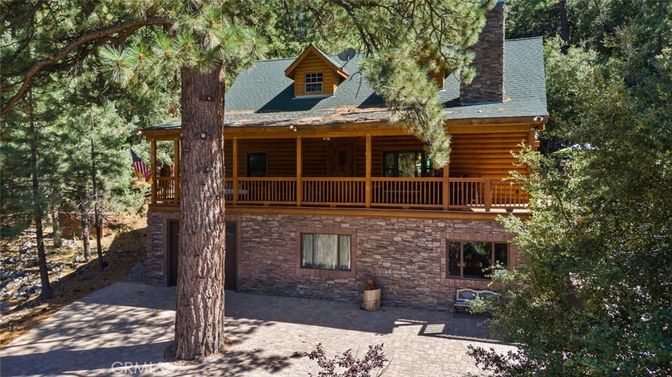Exterior, Facade, Brick Facade, Log Home