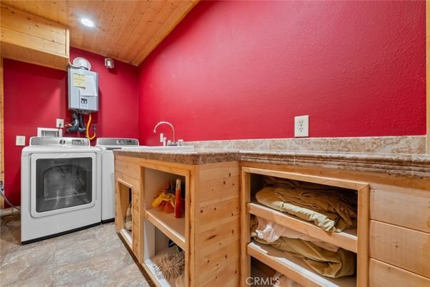 Interior, Recessed Lighting, Washer, Wooden Ceilings