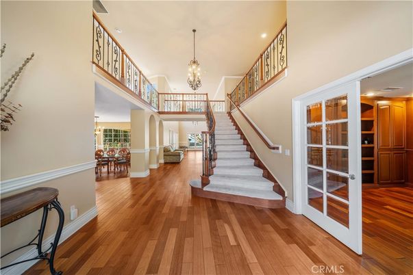 Chandelier, Dining room, Interior, Recessed Lighting, Wood Texture Flooring