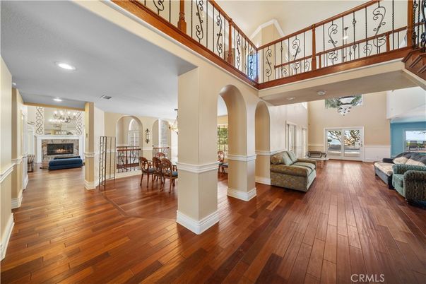 Dining room, Fireplace, Interior, Recessed Lighting, Wood Texture Flooring