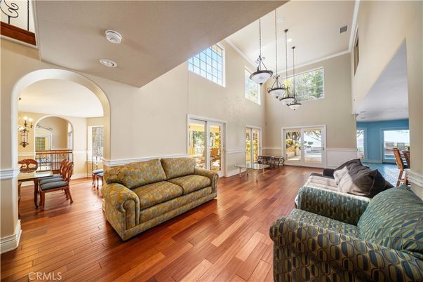 Interior, Living room, Pendant Lights, Wood Texture Flooring