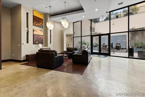Interior, Living room, Pendant Lights, Recessed Lighting