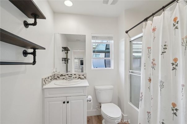 Bathroom, Interior, Recessed Lighting, Wood Texture Flooring
