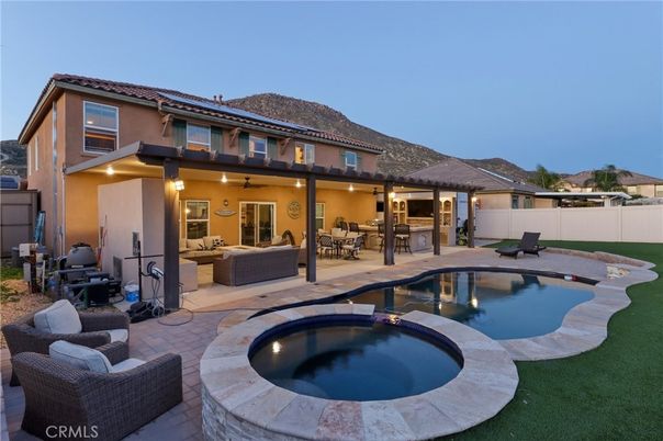 Exterior, Pool